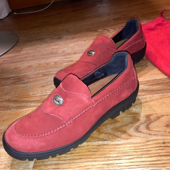Bally Shoes - Bally Red Suede Driving Moccasins Reef' 02 Grip Sole 9.5 Like New VTG